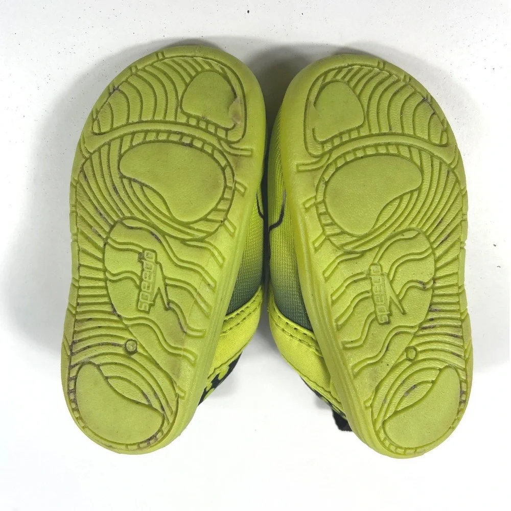 Speedo Kids Original Surfwalker Water Shoes Dinosaur Green‎ Size 5/6 Beach